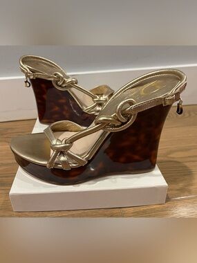 NEW DIOR Galliano Era 2005 Gold and Tortoise Wedge Sandals +box 37.5 and D charm